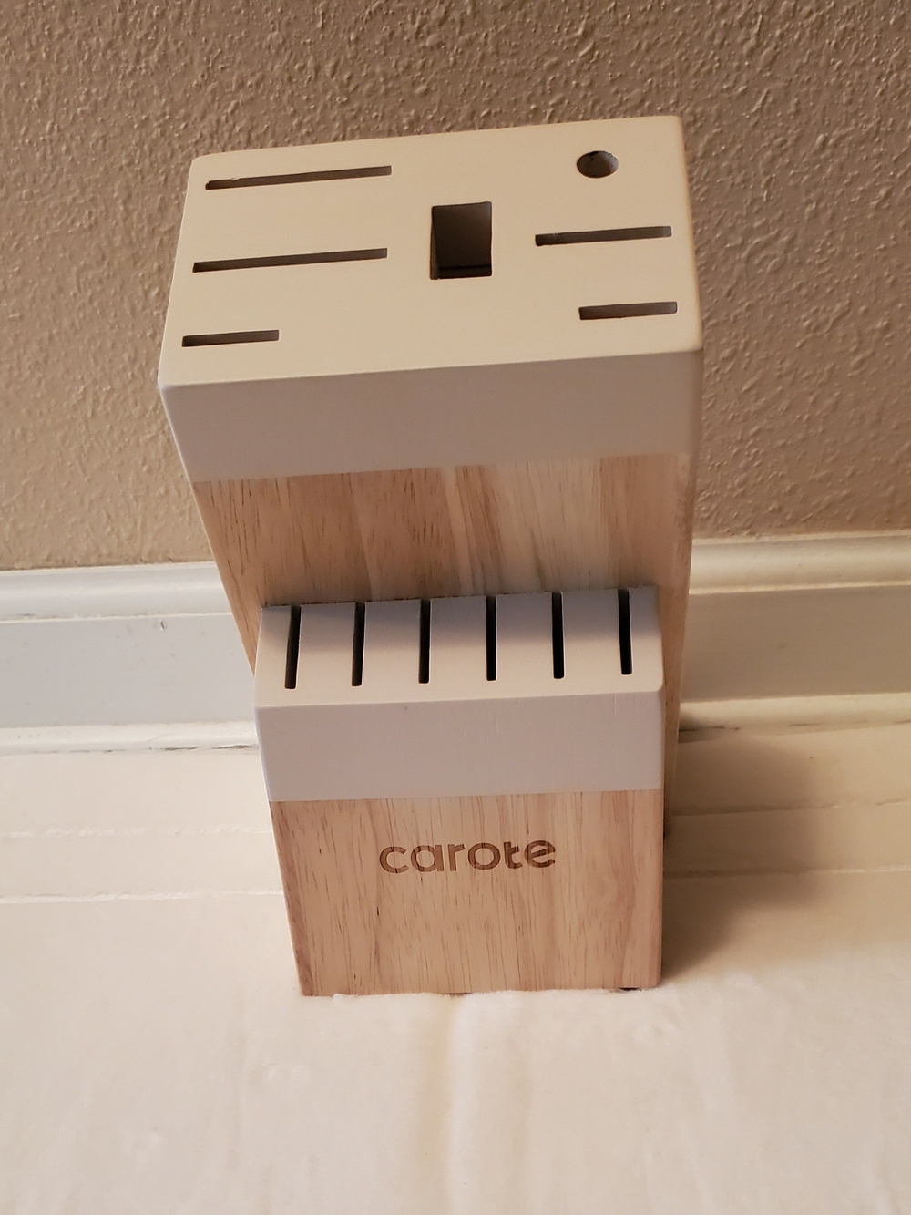 Carote Wooden Knife Block - Natural Wood and Cream Finish. EMPTY